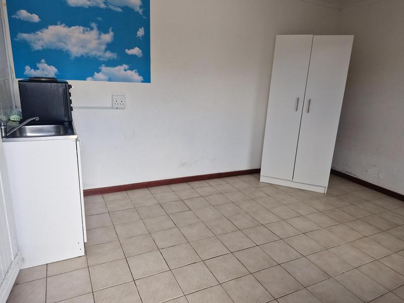 6 Bedroom Property for Sale in Cravenby Western Cape